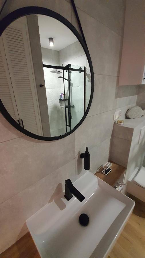 Apartament Na Kazda Pogode A27 โปเบียโรโว ภายนอก รูปภาพ